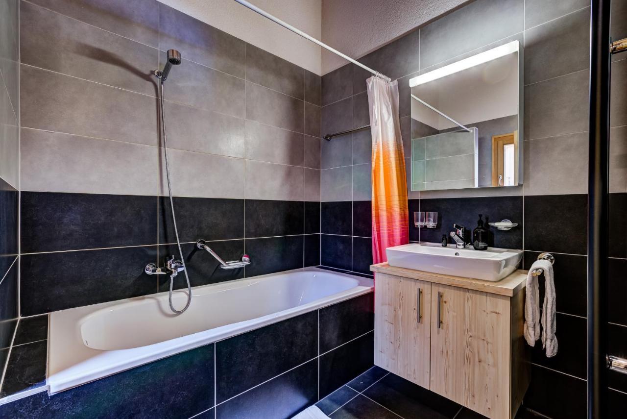Chalet Flocon De Neige - Jacuzzi - Sauna La Tzoumaz Zewnętrze zdjęcie